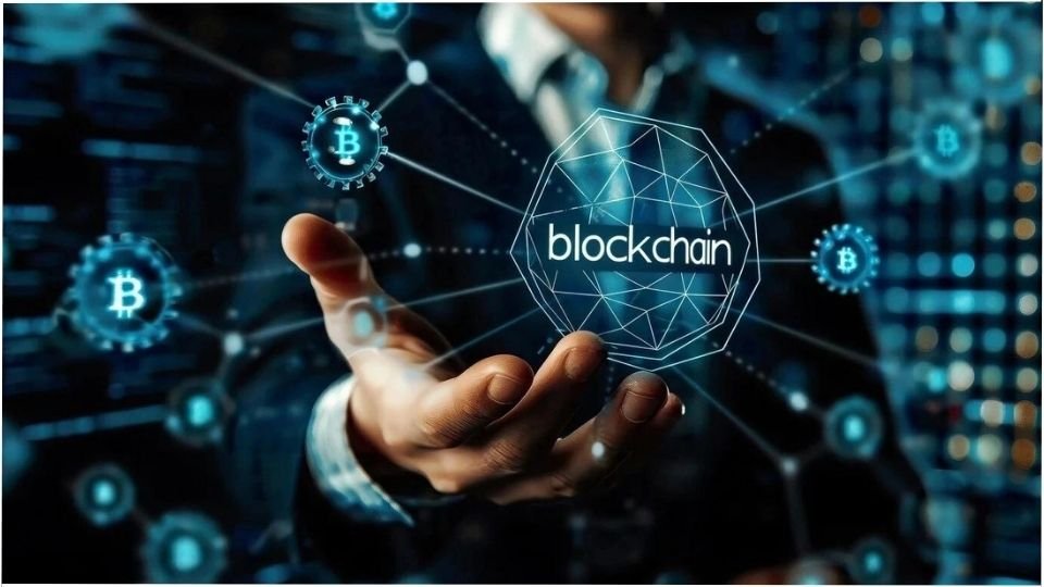 Benefits and Methods for Using Blockchain Technology in Your Professional Life and Beyond